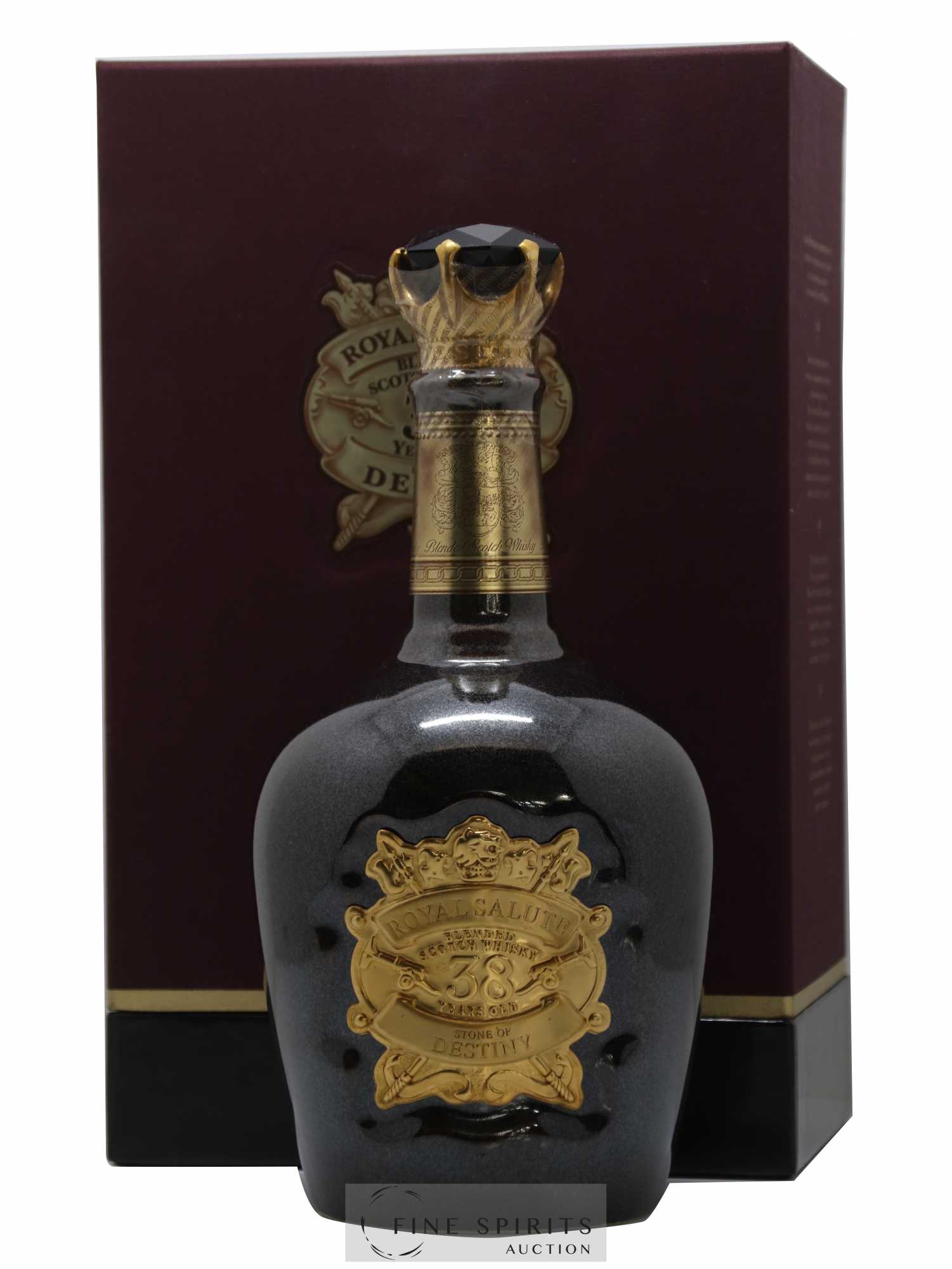 Chivas Brothers 38 years Of. Stone of Destiny Royal Salute