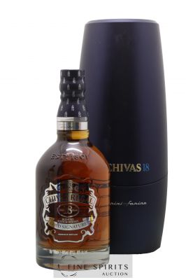 Chivas Regal 18 years Of. Limited Edition Pininfarina Gold Signature ---- - Lot de 1 Bottle