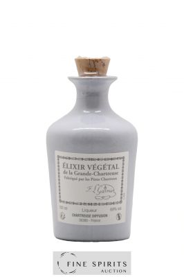 Chartreuse Of. Elixir Végétal Porcelain decanter (100ml.) ---- - Lot de 1 Bottle