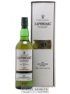 Laphroaig 30 years Of. Book 1 - Unique Character The Ian Hunter Story ---- - Lot de 1 Bottle