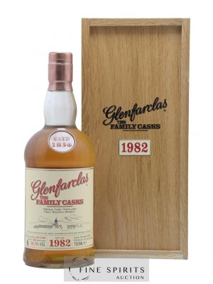 Glenfarclas 1982 Of. Cask n°2213 - One of 258 - bottled 2006 The Family Casks 